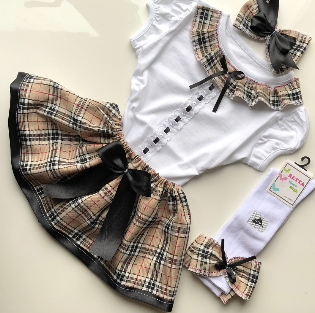 Beige tartan skirt set